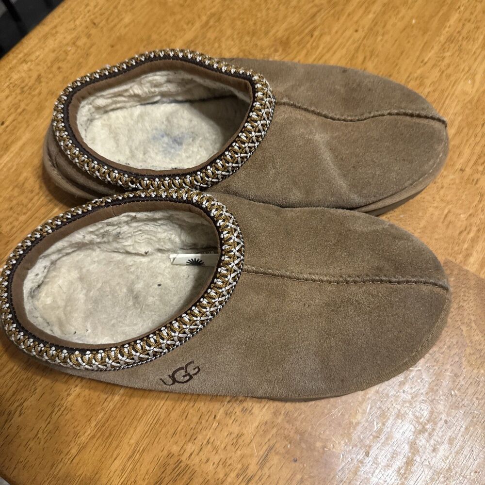 UGG Tasman Kids Slide Slipper Size 4 Chestnut Pre owned